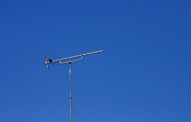 青空バックのアンテナ