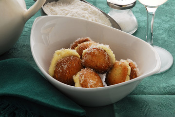 Pesche alla pratese - Dolci - Ricetta della Toscana