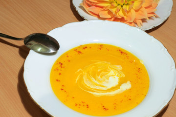 Warm pumpkin soup with cream