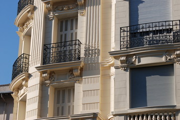 façade de caractere