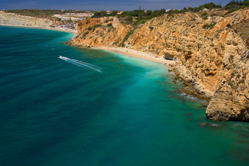 Fototapeta na wymiar Algarve rock - wybrzeża w Portugalii