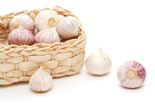garlic in the basket