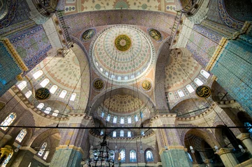 Fotobehang Yeni Cami in Eminonu neighborhood of Istanbul, Turkey. © Can Balcioglu