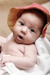 s&uuml;sses m&auml;dchen mit hut