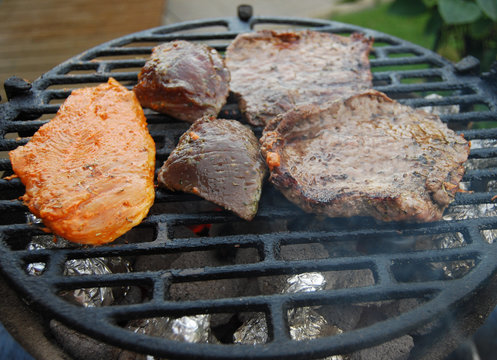 Fleisch auf dem Grill