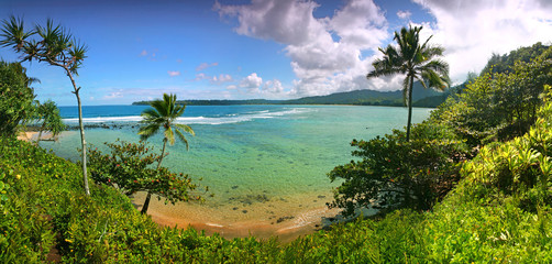 Paradise Beach in Kauai Hawaii mit türkisfarbenem Wasser