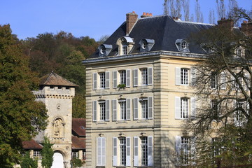 chateau dans l'oise et tour externe