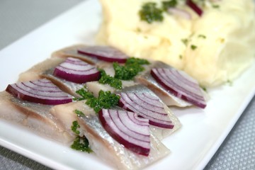 Hering mit Kartoffelpüree