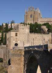 Obraz premium Monasterio de S. Juan de los reyes y Puente de S. Martin