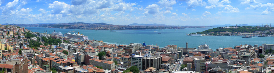 Fototapeta na wymiar Bosphorus panoramiczny widok z wieży Galata, Stambuł, Turcja