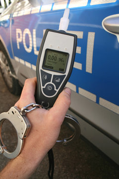 Alcotester mit Polizei