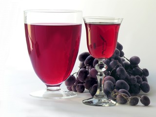 red wine and grapes