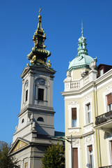 Fototapeta na wymiar Prawosławna katedry i wieży klasyczny budynek