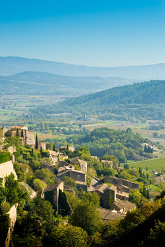 village de Gordes dans le Vaucluse en luberon (pacca)