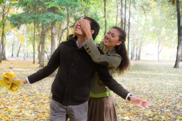 Fototapeta premium Young beautiful couple have fun In autumn outdoors