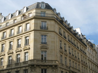 Fototapeta na wymiar Kamienny budynek, Paris.