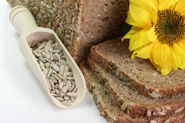 Vollkornbrot mit Sonnenblumenkernen
