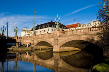 G&ouml;teborg bridge reflects in water