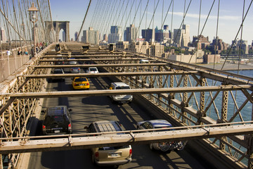 traffic vers Manhattan sur le pont de Brooklyn