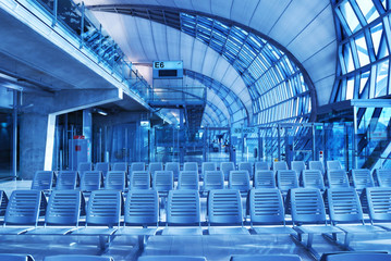 Obraz premium Modern airport lounge. Toned cold.