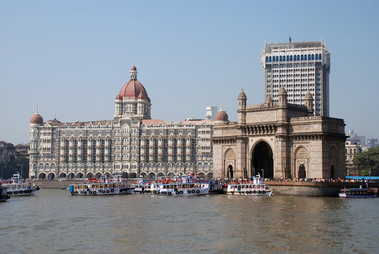 The "Gateway of India" monument in Mumbai (India)