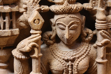 Fototapeta na wymiar Starożytny posąg w Jain świątyni w Indiach Radżastan