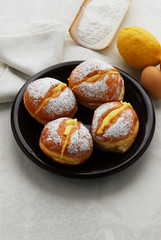 Bomboloni alla crema - Dolce - Cucina della Toscana