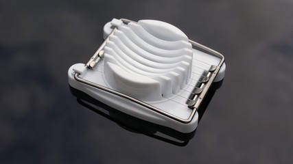 Egg slicer
