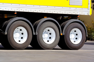 Articulated semi truck wheels