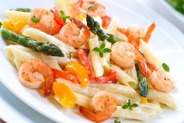 Shrimp Penne with asparagus, bell pepper, origan and creamy