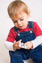 médicament danger risque enfant accident domestique bébé avaler