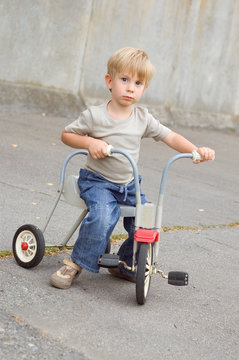 Yong Biker - Little Boy Tricycle