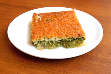 Kadayif made from pulp and pistachio
