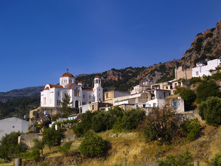 Fototapeta na wymiar Cretan mountain village