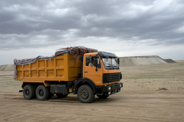 Fototapeta na wymiar Mining Truck w Mongolii