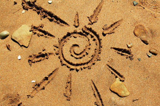 Sun pattern on pebble