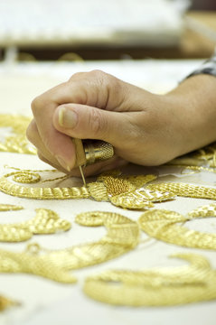Bordado en oro