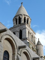 Fototapeta na wymiar Katedra Notre Dame w Poitiers