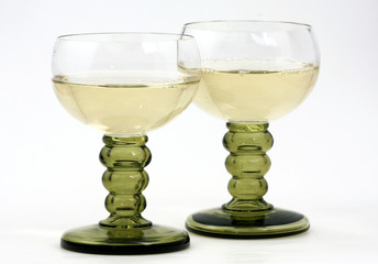 Zwei Römer mit Chardonay