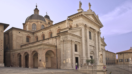 Fototapeta na wymiar Urbino katedra