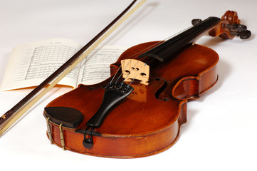Geige, Noten und Bogen, Violin,  bow and music book