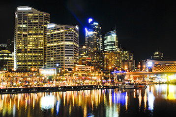 Fototapeta na wymiar Darling Harbour w nocy, Sydney, Australia