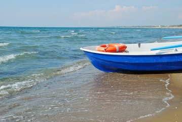 Obraz premium Lifebuoy is in a boat