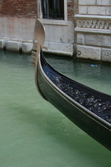Fototapeta na wymiar Gondole sur le grand canal à Venise