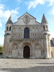 Fototapeta na wymiar Katedra Notre Dame, Poitiers, Francja