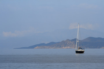 Fototapeta premium Voilier en Corse