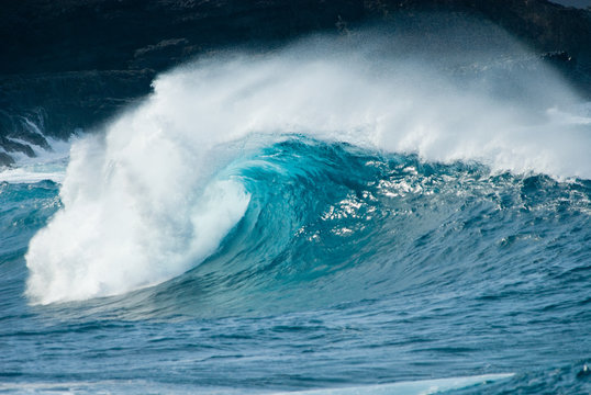 close-up of a beautiful ocean wave
