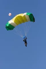 Printed kitchen splashbacks Air sports Parachutist