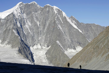 Silhouettes in mountains
