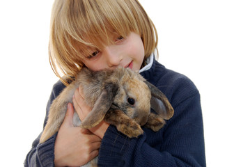 Enfant et son ami le lapin